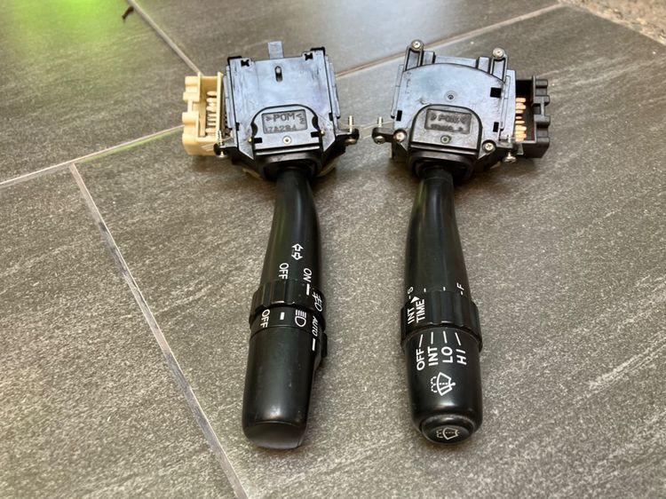 พวงมาลัย Toyota Harrier Gen1 Airbag Sport 3 ก้าน รุ่นมี Cruise Control, Paddle Shift เปลี่ยนเกียร์พวงมาลัย ปรับตำแหน่งพวงมาลัย ปัดน้ำฝน รูปที่ 2