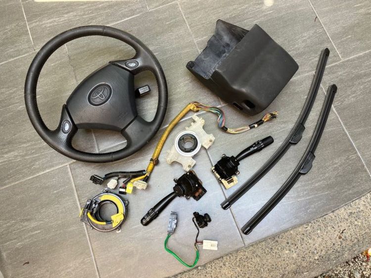 พวงมาลัย Toyota Harrier Gen1 Airbag Sport 3 ก้าน รุ่นมี Cruise Control, Paddle Shift เปลี่ยนเกียร์พวงมาลัย ปรับตำแหน่งพวงมาลัย ปัดน้ำฝน