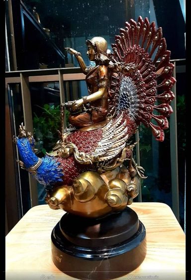 นางกวักสุภาวดี ราชินีโภคทรัพย์ เนื้อบรอนซ์ หมายเลขที่ ๙ ผลงาน อ.ชาญ บุดดาชัย กว้าง11นิ้ว ลึก7.5นิ้ว  สูง13นิ้ว รูปที่ 4