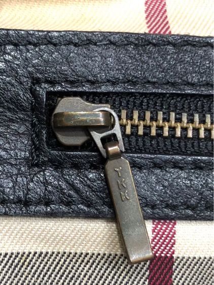 BURBERRY กระเป๋าถือหนัง Burberry Nova Check Leather สีดำ รับประกันของแท้  รูปที่ 7