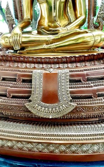 พระพุทธชินราช ราชันย์สยาม เนื้อบรอนซ์  หมายเลขที่ ๙  หน้าตัก 9นิ้ว สูง 26นิ้ว กว้าง18นิ้ว ลึก 10นิ้ว (ไม่รวมฐานหิน) รูปที่ 15