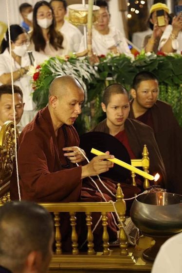 พระพุทธชินราช ราชันย์สยาม เนื้อบรอนซ์  หมายเลขที่ ๙  หน้าตัก 9นิ้ว สูง 26นิ้ว กว้าง18นิ้ว ลึก 10นิ้ว (ไม่รวมฐานหิน) รูปที่ 6
