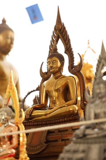 พระพุทธชินราช ราชันย์สยาม เนื้อบรอนซ์  หมายเลขที่ ๙  หน้าตัก 9นิ้ว สูง 26นิ้ว กว้าง18นิ้ว ลึก 10นิ้ว (ไม่รวมฐานหิน) รูปที่ 13