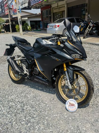 อยู่ตรงข้ามห้างเซ็นทรัลชลบุรี Honda CBR150RเบรคABS รถสภาพดี รับประกันรถ1ปี สดผ่อน รูปที่ 2