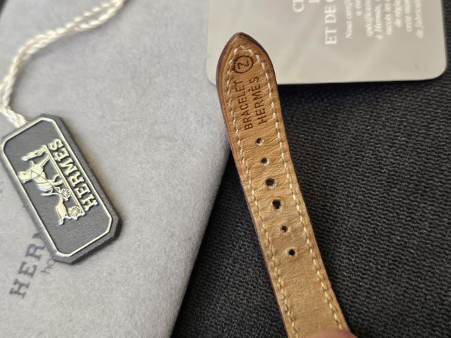 นาฬิกาHermes kelly watch🎉

มือสอง ของแท้ รูปที่ 5