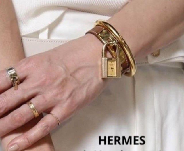 นาฬิกาHermes kelly watch🎉

มือสอง ของแท้ รูปที่ 14