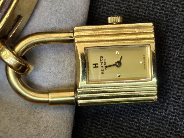 นาฬิกาHermes kelly watch🎉

มือสอง ของแท้ รูปที่ 4