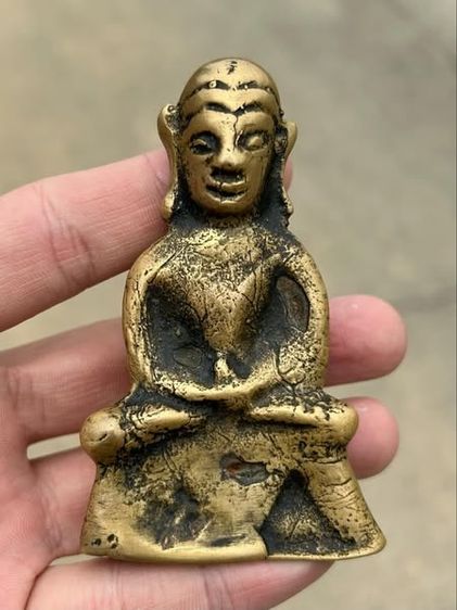 พระงั่ง​เศียรโล้น​ พิมพ์​ใหญ่​ ฐานดิน