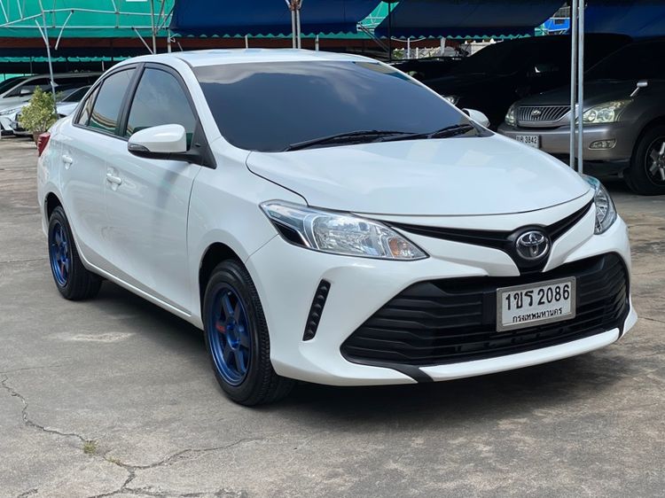 Toyota Vios 2021 1.5 Entry Sedan เบนซิน ไม่ติดแก๊ส เกียร์อัตโนมัติ ขาว รูปที่ 2
