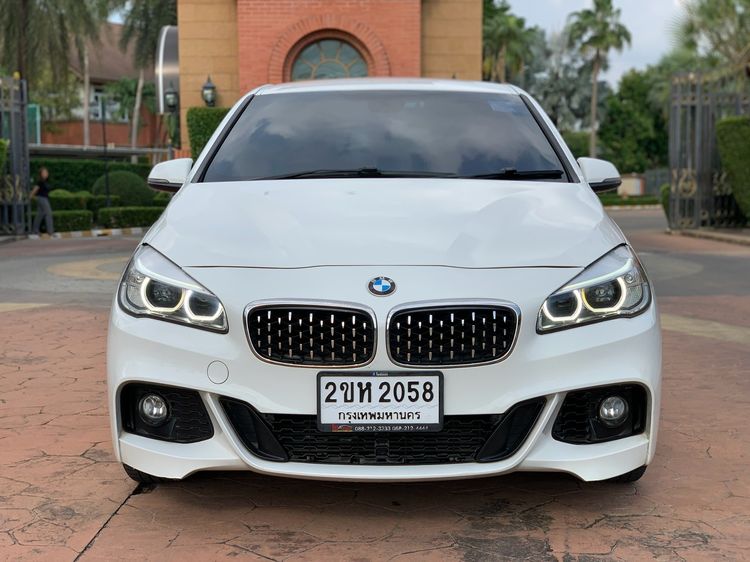 BMW Series 2 2017 218i Active Tourer Utility-car เบนซิน เกียร์อัตโนมัติ ขาว รูปที่ 2