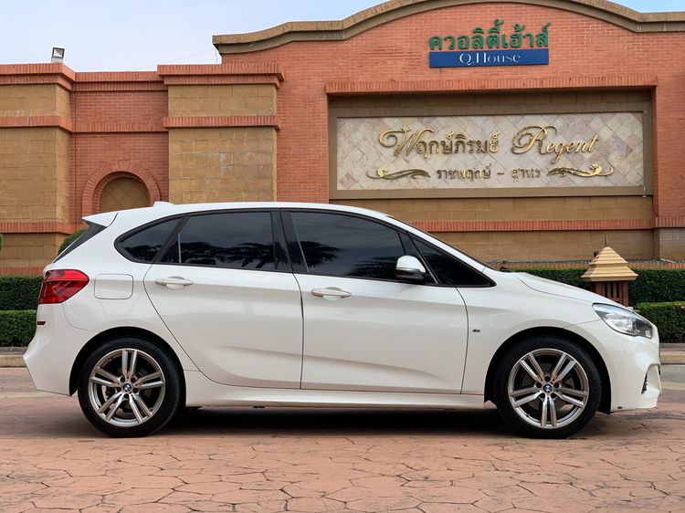 BMW Series 2 2017 218i Active Tourer Utility-car เบนซิน เกียร์อัตโนมัติ ขาว รูปที่ 3