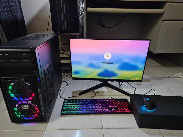 Intel ไม่ใช่ อื่นๆ วินโดว์ 16 กิกะไบต์ ขายคอมพิวเตอร์ 1 ชุดมีทั้งจอคีย์บอร์ดเมาส์พร้อมใช้งาน