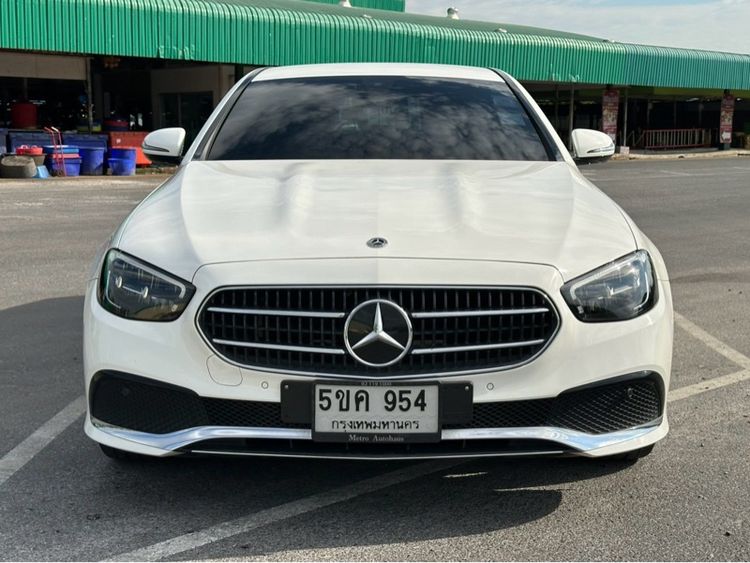 Mercedes-Benz E-Class 2022 E300e Sedan เบนซิน ไม่ติดแก๊ส เกียร์อัตโนมัติ ขาว รูปที่ 3