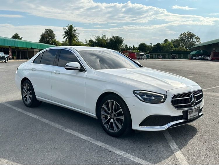 Mercedes-Benz E-Class 2022 E300e Sedan เบนซิน ไม่ติดแก๊ส เกียร์อัตโนมัติ ขาว รูปที่ 2