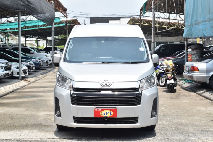 Toyota Commuter 2022 2.8 Van ดีเซล เกียร์อัตโนมัติ เทา รูปที่ 2