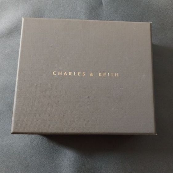 กระเป๋าสตางค์ CHARLES   KEITH สีไวน์แดง