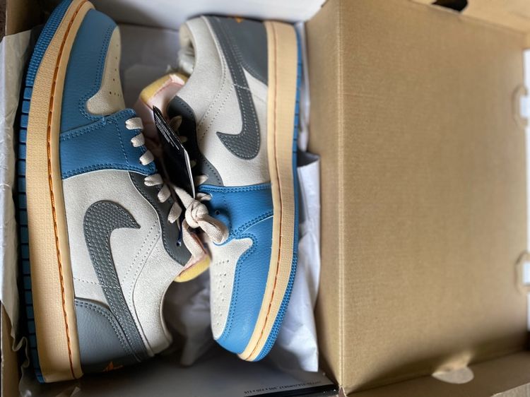 Nike Air Jordan 1Low  รูปที่ 2