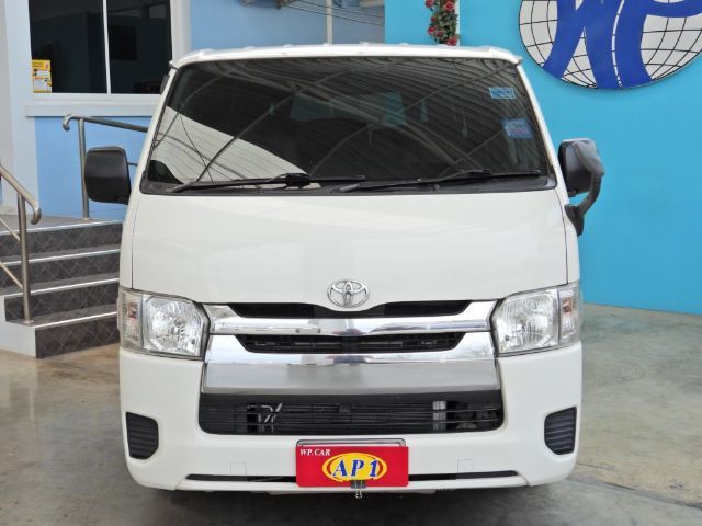 Toyota Hiace 2015 3.0 GL Van ดีเซล เกียร์ธรรมดา ขาว รูปที่ 2