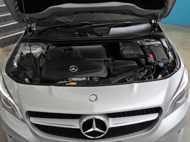 Mercedes-Benz CLA-Class 2015 CLA180 Sedan เบนซิน เกียร์อัตโนมัติ เทา รูปที่ 4