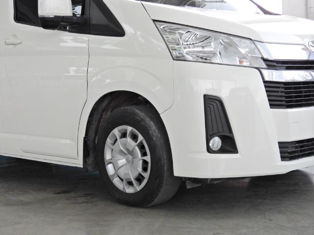 Toyota Commuter 2025 2.8 Van ดีเซล เกียร์อัตโนมัติ ขาว รูปที่ 3
