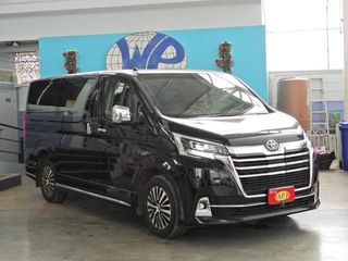 Toyota Majesty 2.8 Premuim ปี 20 สีดำ ไมล์ 8 หมื่นแท้ เบาะมิกกี้เม้าส์ ประตูไฟฟ้า กล้องรอบคัน