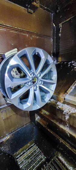 ขายเครื่อง CNC กลึงล้อแม็กซ์ OKUMA LC40 รูปที่ 5