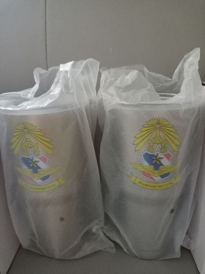 ด่วน ค่ะ ขายแก้วเยติสีเงิน สีทอง 2 ใบ ของ สโมสรทหารอากาศ ของใหม่ น่าใช้ น่าสะสมมาก ๆ ค่ะ รูปที่ 5