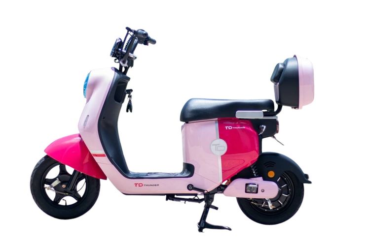 จักรยานไฟฟ้า TD Thunder รุ่นใหม่คุณภาพดี ดีไซน์สวย ราคาไม่แพง  มอเตอร์ 800w 48v 12ah  ความเร็ว 35-54 กม.  ระยะทาง 30-35 กม.  ระยะเวลาในการชา รูปที่ 2