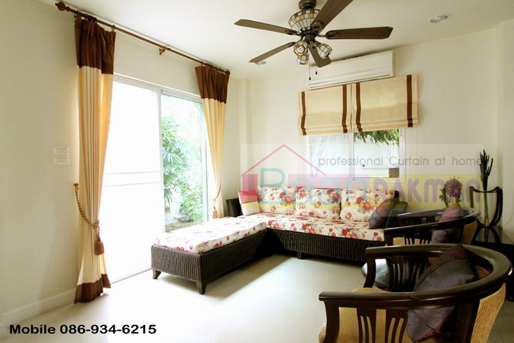 ช่างผ้าม่านมาเอง รับทำผ้าม่านตกแต่งบ้านที่คุณรัก ด้วยผ้าม่านหลากหลายสไตล์ที่เป็นตัวคุณ ในรูปแบบที่ลงตัวเหมาะสม โดยเรามีตัวอย่างผ้าม่าน รูปที่ 18