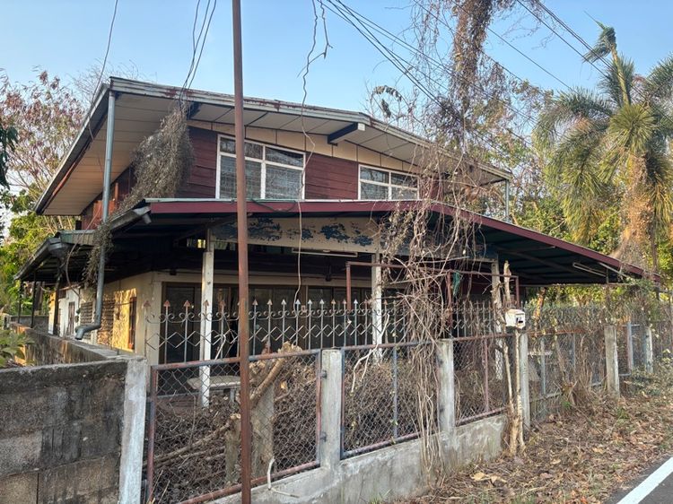 บ้านพร้อมที่ดิน 