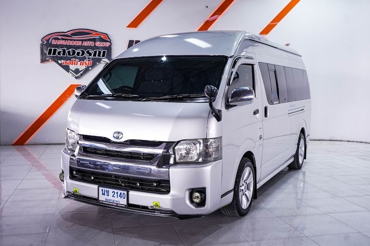 รถ Toyota Commuter 2.5 สี บรอนซ์เงิน