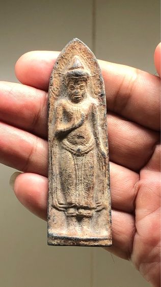 พระร่วงหลังรางปืนสนิมแดง