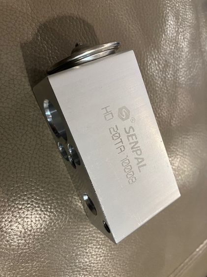 Fiat 500 Abarth ของใหม่ วาล์วขยาย AC แอร์ ติดกับตู้คอยเย็น รูปที่ 7