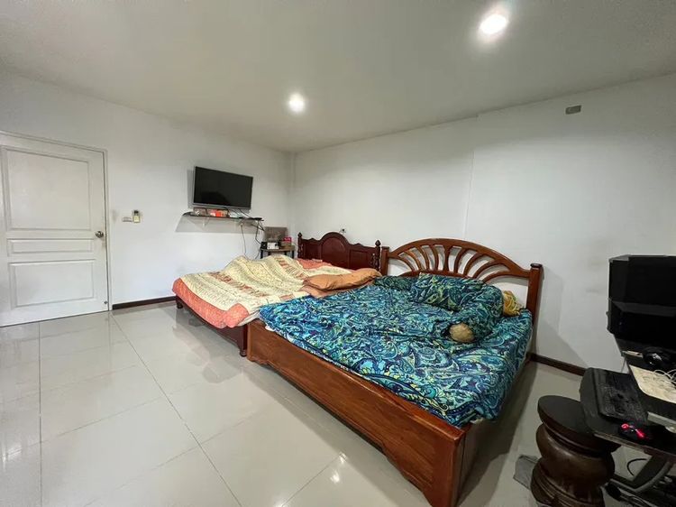 อื่นๆ มีบางส่วน 2016 เจ้าของขายเองราคาต่อรองได้ หมู่บ้านซื่อตรงโคซี่ คลอง6 ทาวน์โฮม2หลังติดกันพร้อมเฟอร์นิเจอร์ รูปที่ 2