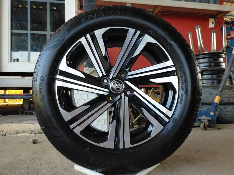 แม็กโตโยต้า สีเดิมน้องๆป้ายแดง ขอบ16 พร้อมยางดันลอป 195 60 16ปลายปี24 ใส่ yaris vios ตุ่มหน้ายางยังอยู่จางๆ รูปที่ 3