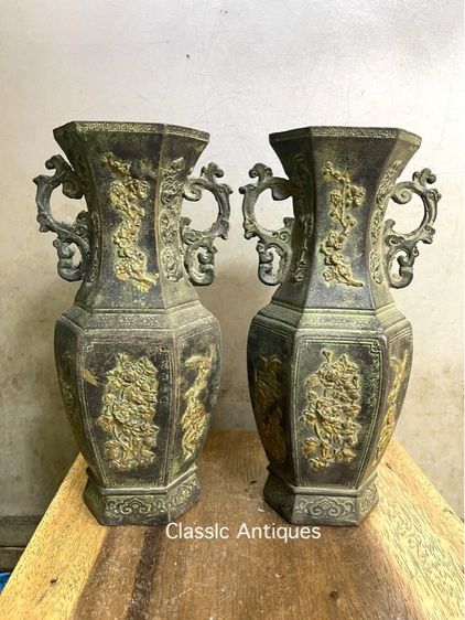 แจกัน หกเหลี่ยม ทองเหลือง ลงเขียวปัดทองสะสมA18