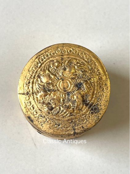 ตลับสีผึ้ง กระไหล่ทอง เก่าโบราณสะสมA1