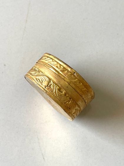 ตลับสีผึ้ง กระไหล่ทอง เก่าโบราณสะสมA3 รูปที่ 7