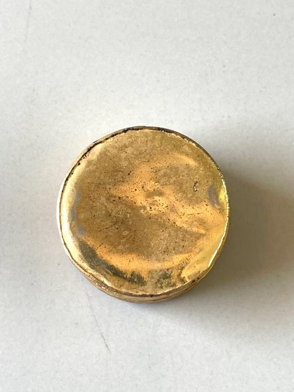 ตลับสีผึ้ง กระไหล่ทอง เก่าโบราณสะสมA3 รูปที่ 6