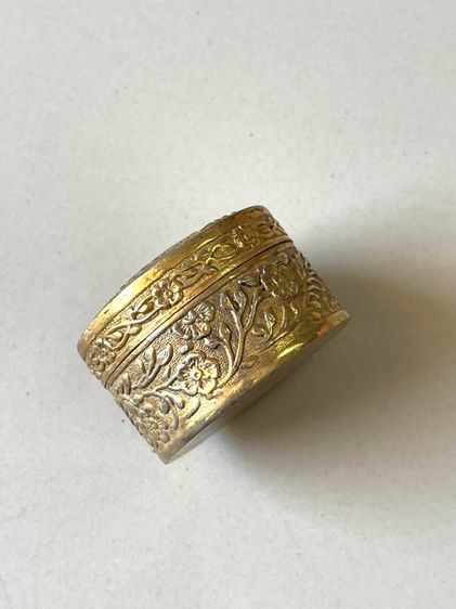 ตลับสีผึ้ง กระไหล่ทอง เก่าโบราณสะสมA5 รูปที่ 3