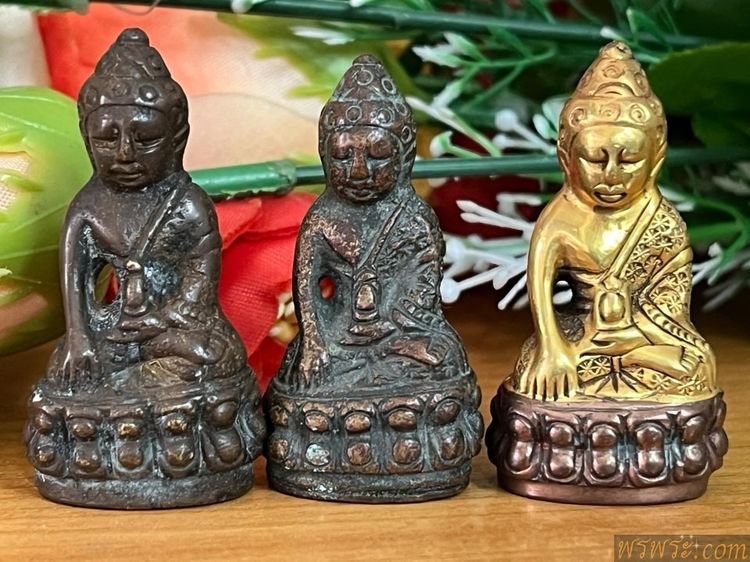 พระกริ่งปวเรศ เนื้อสำริด กริ่งดัง3องค์ 3พิมพ์