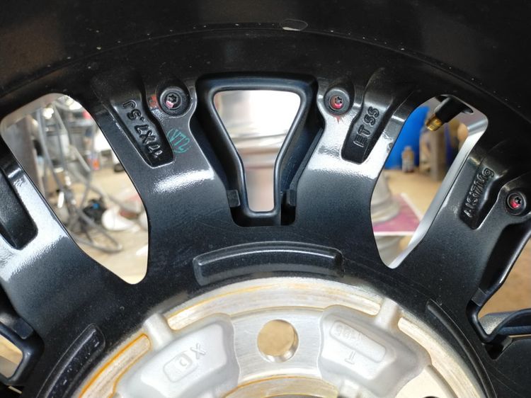 แม็กฟอร์ด ขอบ17 กว้าง7.5 et55 สีเดิมป้ายแดง ใส่เรนเจอร์ everest รูปที่ 10