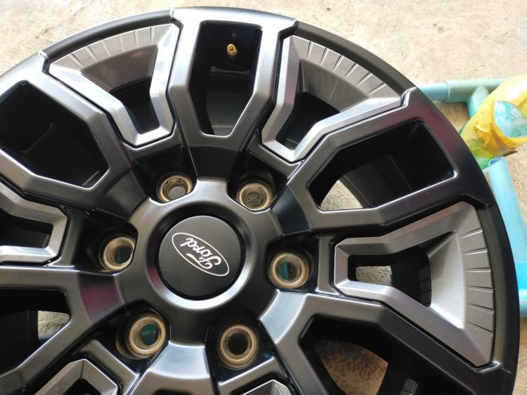 แม็กฟอร์ด ขอบ17 กว้าง7.5 et55 สีเดิมป้ายแดง ใส่เรนเจอร์ everest รูปที่ 5