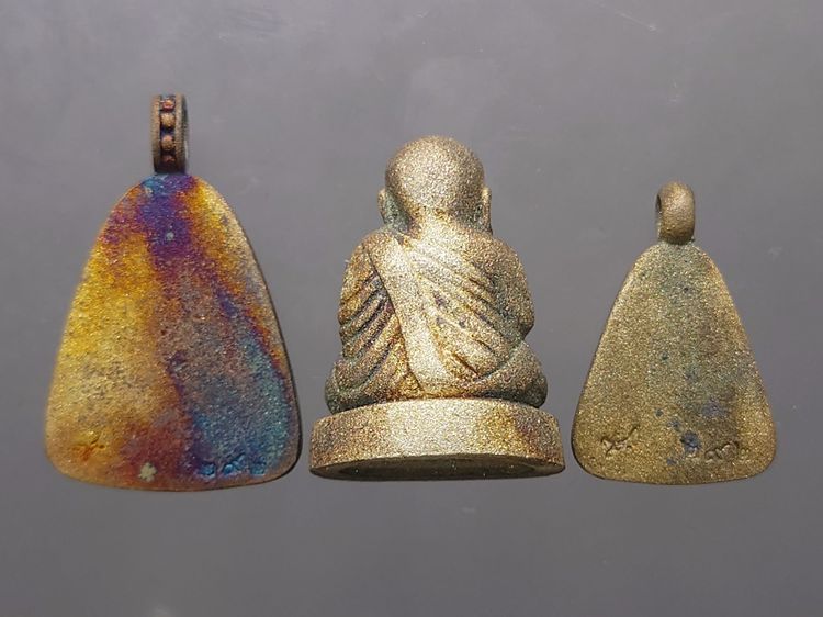 หลวงพ่อเงิน (บางคลาน) รุ่นโชติบารมี เนื้อเงิน ชุด 3 พิมพ์ พุทธาภิเษก ณ วัดหิรัญญาราม วัดบางคลาน ปี2537 พร้อมกล่องเดิม รูปที่ 4