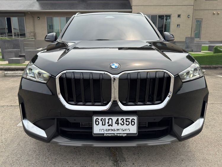 BMW X1 2023 1.5 sDrive18i Iconic เบนซิน เกียร์อัตโนมัติ ดำ รูปที่ 2