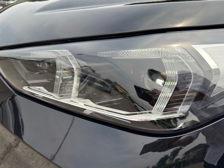 BMW X1 2023 1.5 sDrive18i Iconic เบนซิน เกียร์อัตโนมัติ ดำ รูปที่ 4