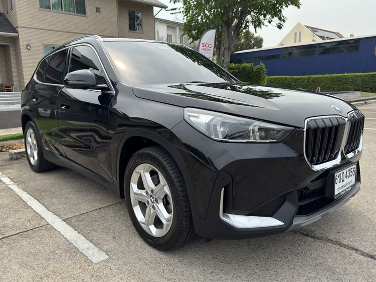 BMW X1 2023 1.5 sDrive18i Iconic เบนซิน เกียร์อัตโนมัติ ดำ รูปที่ 3