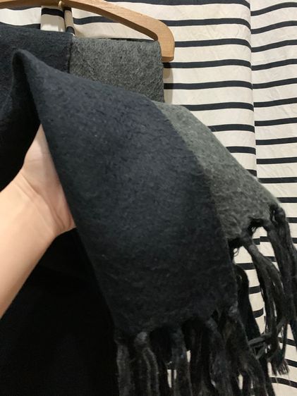 ผ้าพันคอผ้า  WOOL แท้  HEATTECH  ผ้านุ่ม  คลุมไหล่ คลุมคอ เหมาะกับไปที่อากาศหนาว ช่วยให้อุ่นได้ดี  ใช้ได้ทั้งผู้หญิงและผู้ชาย ทูโทน รูปที่ 8