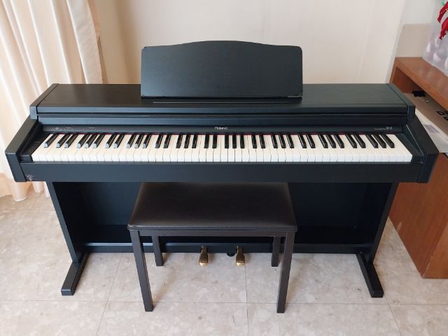 เปียนโนไฟฟ้า Roland hp145