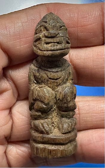 ลิงล.พ.ดิ่ง ไม้แกะองค์ครู(องค์ใหญ่)